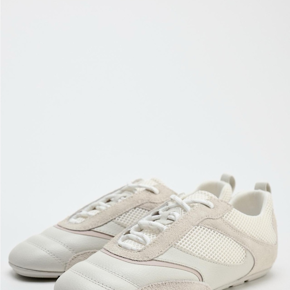 Brand new Zara sneaker size 39 NWT